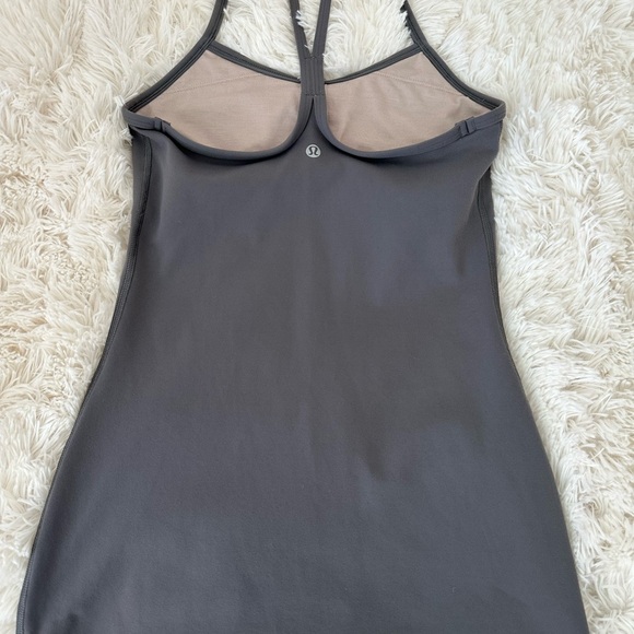 Lululemon Women’s Power Y Gray Tank Top Size: 4 LIKE NEW - Picture 4 of 10